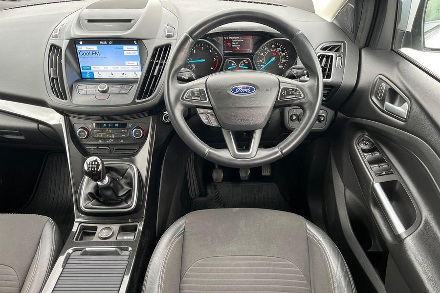 FORD KUGA Photo autoimg-b291e3f89a8d6ea555df741d9e994c067a3cb1f9.jpg
