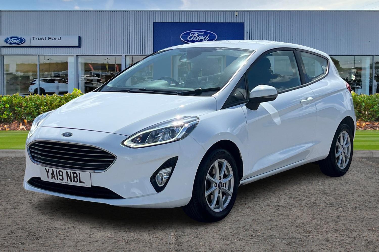 Ford FIESTA Photo 4