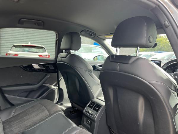 Audi A4 Photo autoimg-b297aa512659bc19cb08b7f92ccb076bdac34de7.jpg
