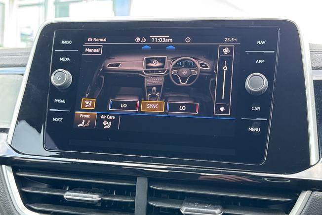VOLKSWAGEN T-Roc Photo 33