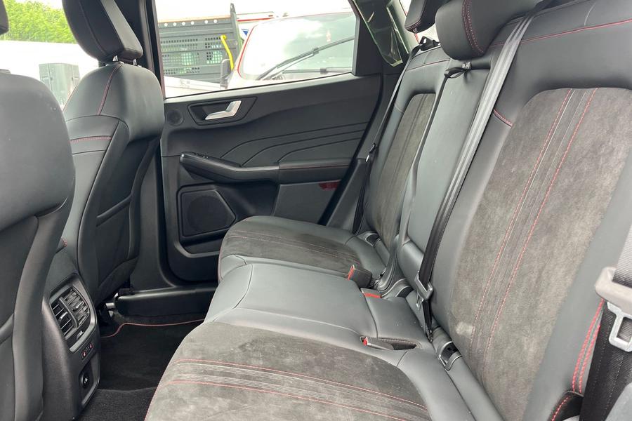 Ford KUGA Photo autoimg-b29bfaa7d67b117d7417bbba6ac3418d0d4a1750.jpg