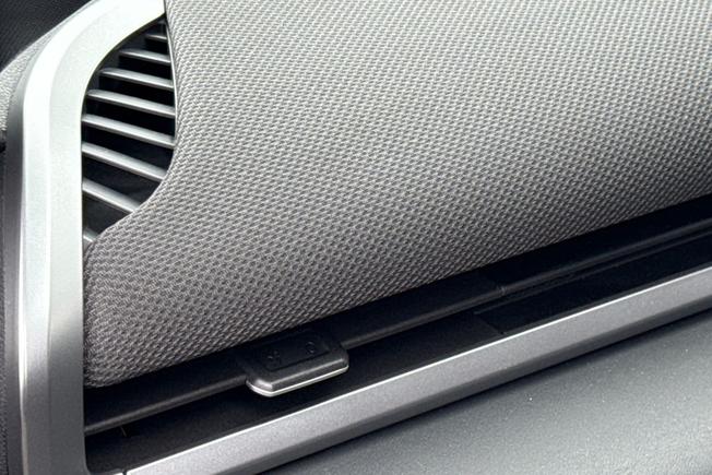 VOLKSWAGEN T-Roc Photo 44