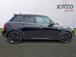 MINI Hatch Photo 4