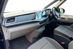 VOLKSWAGEN Multivan Photo 2