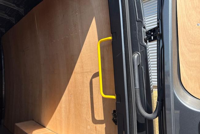VOLKSWAGEN Crafter Photo 25