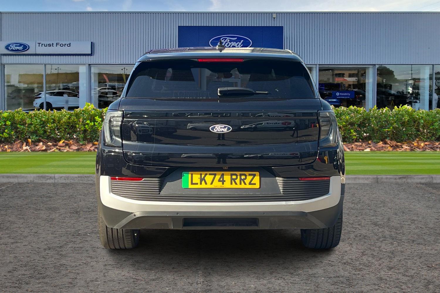Ford Explorer Photo 6