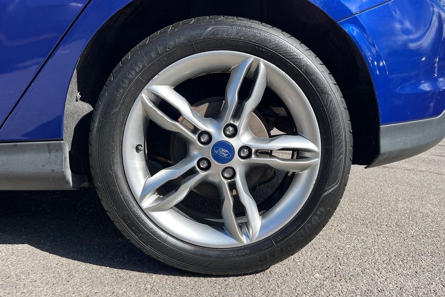 Ford FOCUS Photo autoimg-b2a4ed9938ee801fb5717eb3e385d107b4f02d94.jpg