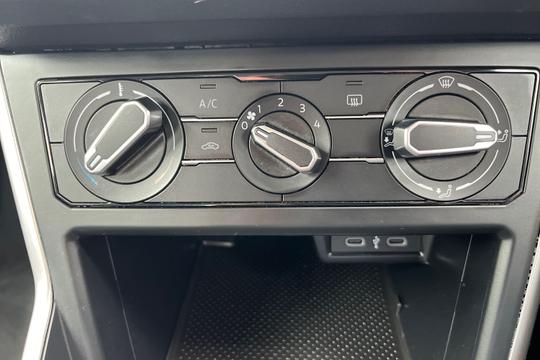 Volkswagen Polo Photo autoimg-b2b098e6f83f073011c0592aaf49e6b4bf35713f.jpg