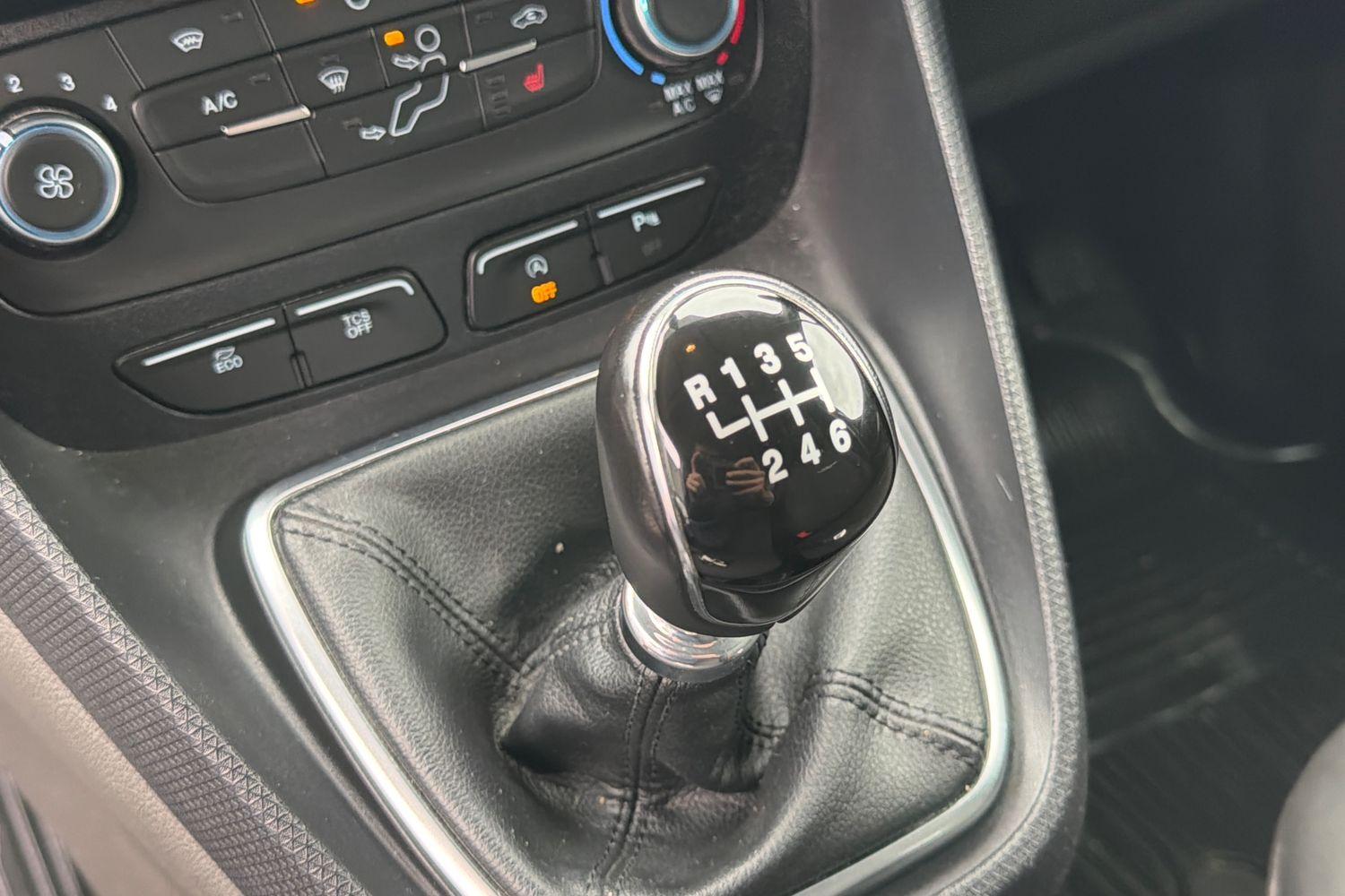 Ford TRANSIT CONNECT Photo 35
