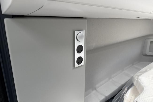 VOLKSWAGEN Grand California Photo 35