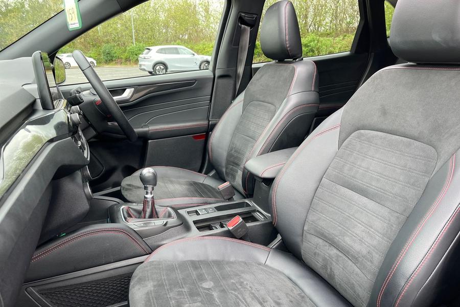 Ford KUGA Photo autoimg-b2b502171901519dc80beda76b526dfc1098cc12.jpg