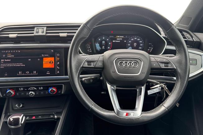 Audi Q3 Photo 11