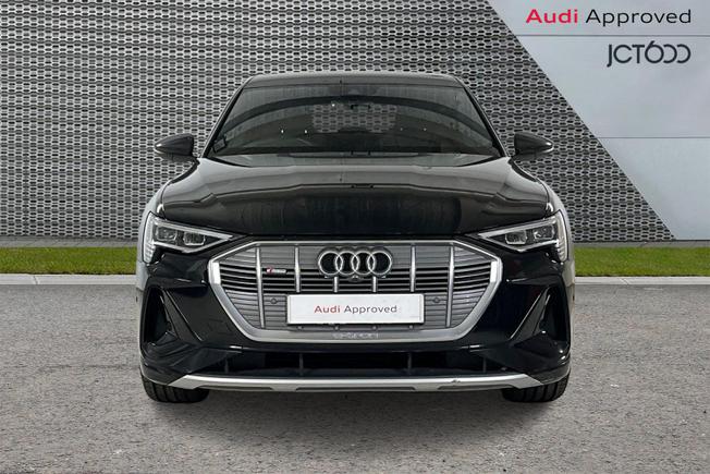 AUDI e-tron Photo 8