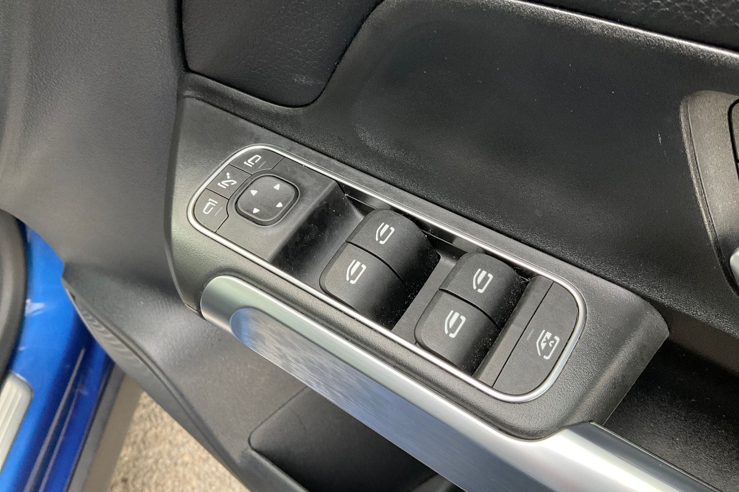 Mercedes-Benz GLB Photo 15