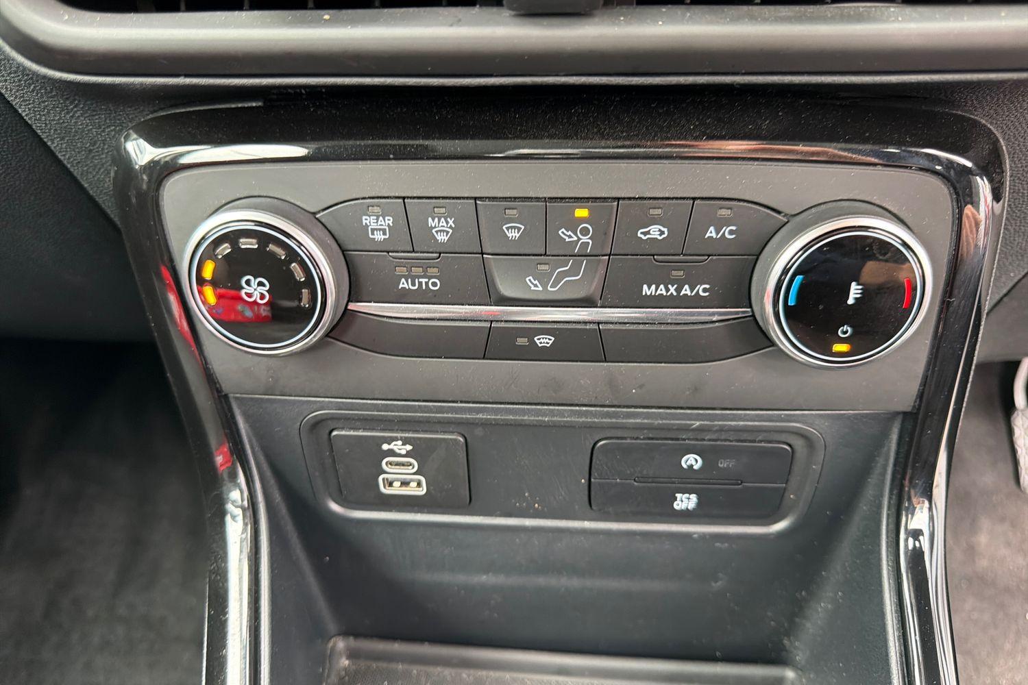 Ford ECOSPORT Photo 33