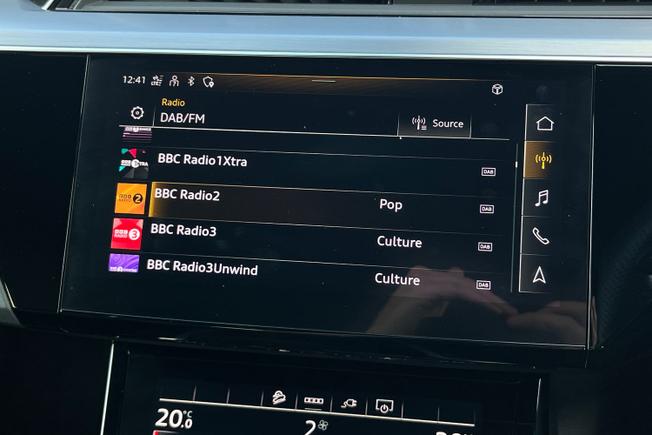 AUDI e-tron Photo 40