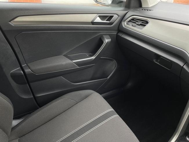 VOLKSWAGEN T-Roc Photo 50