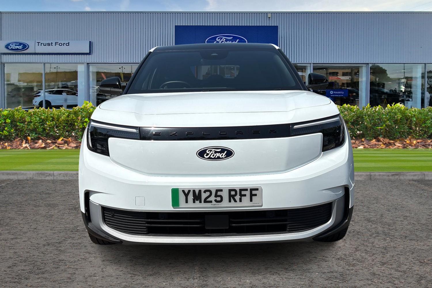 Ford Explorer Photo 11
