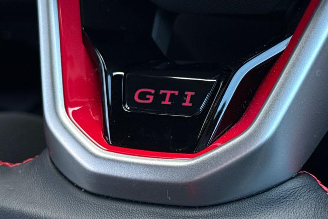 Volkswagen Golf Photo 36