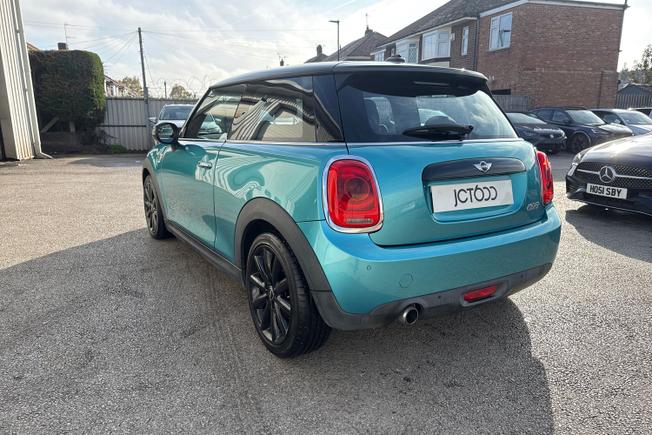 MINI Hatchback Photo 23