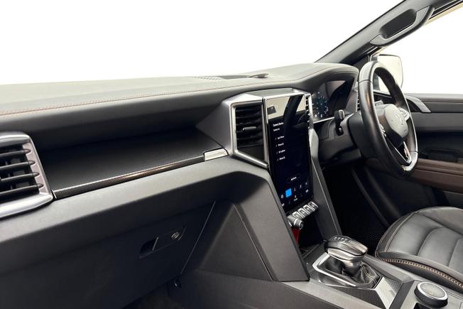 VOLKSWAGEN Amarok Photo 2