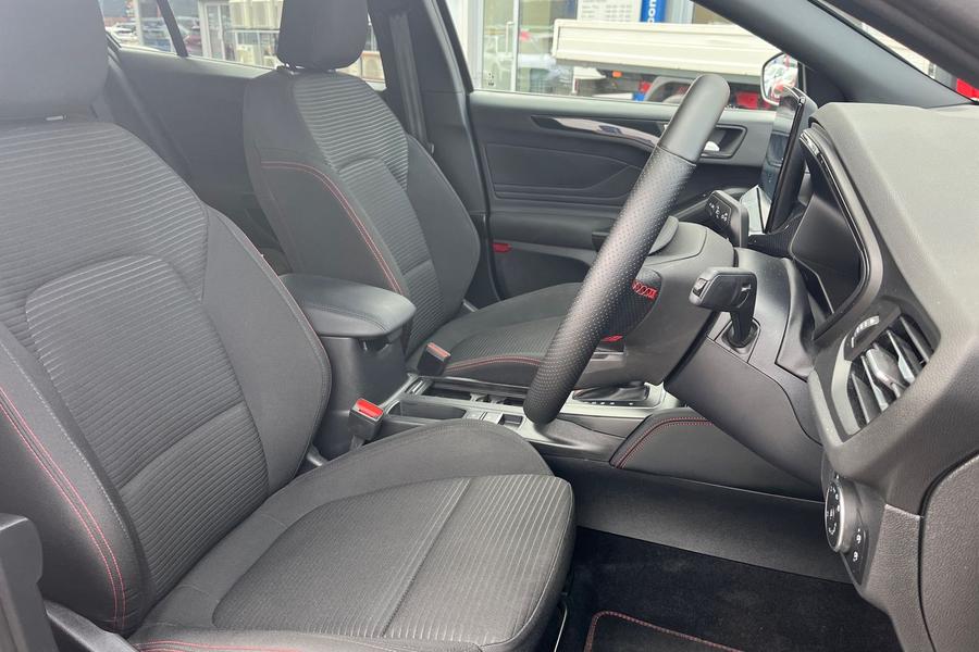 Ford FOCUS Photo autoimg-b2cf81c9448875862237bf9ded24029947802bfe.jpg