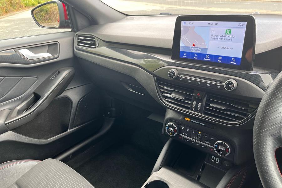 Ford Focus Photo autoimg-b2cff009f64c7f7cd9a5251839d9c4a16d8d3345.jpg