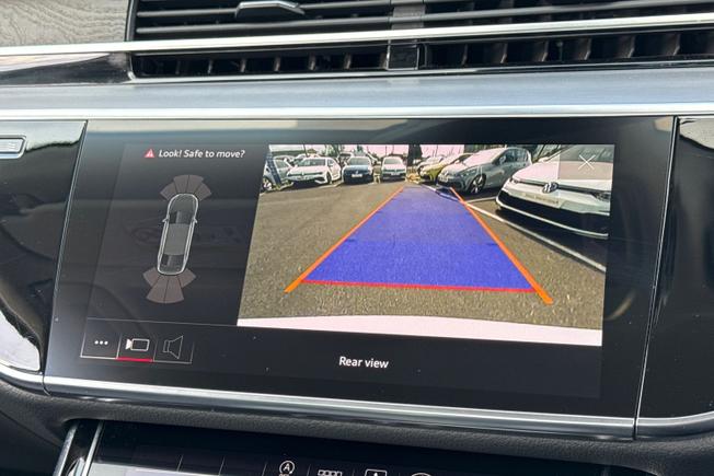 AUDI A8 Photo 23