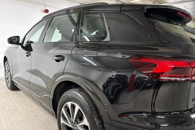 Audi Q6 e-tron Photo 36