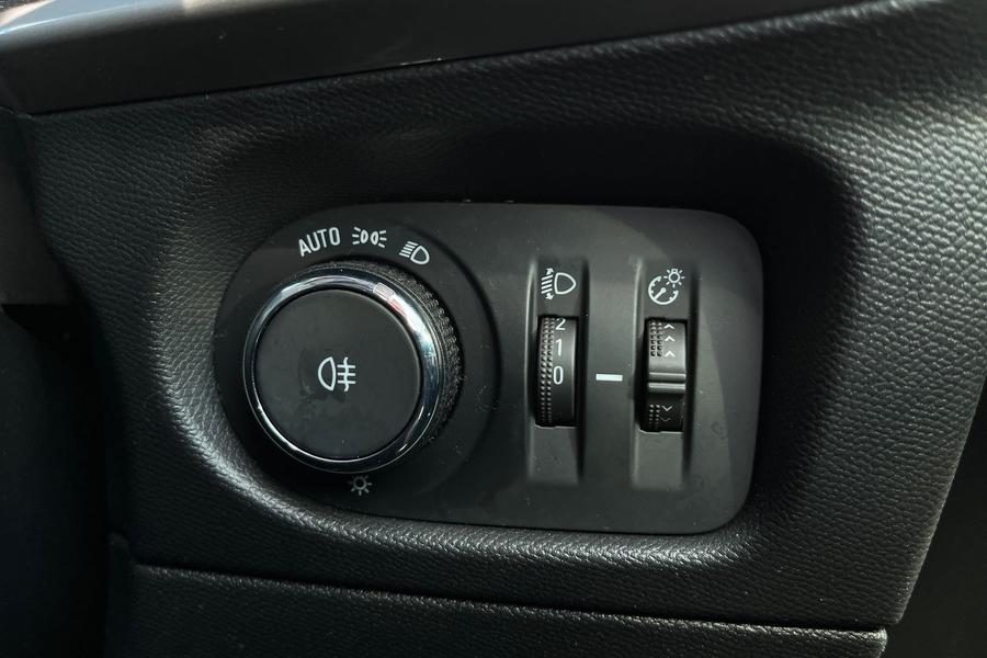 Vauxhall Mokka Photo autoimg-b2d3e51e4132afd3bed2d91654a49beb3b945b9d.jpg