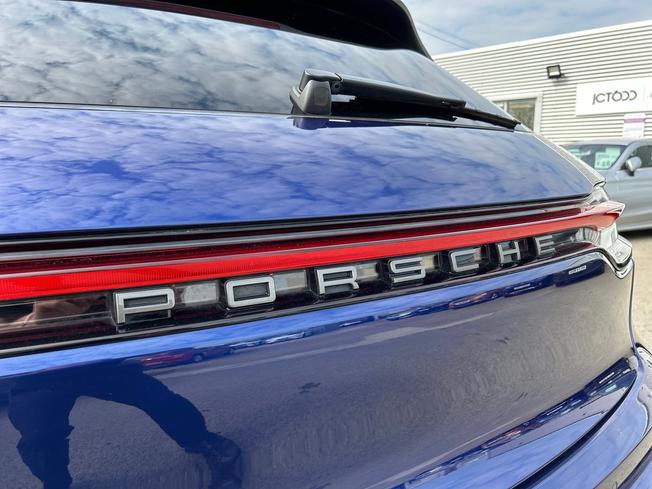 PORSCHE Macan Photo 34