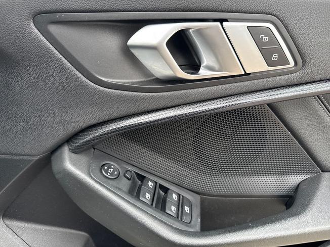 BMW 1 Series Photo 26