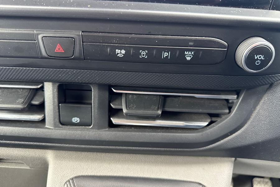 Ford TRANSIT CUSTOM Photo autoimg-b2d950a08ff886fe10c564cfc143cf51b34215bb.jpg