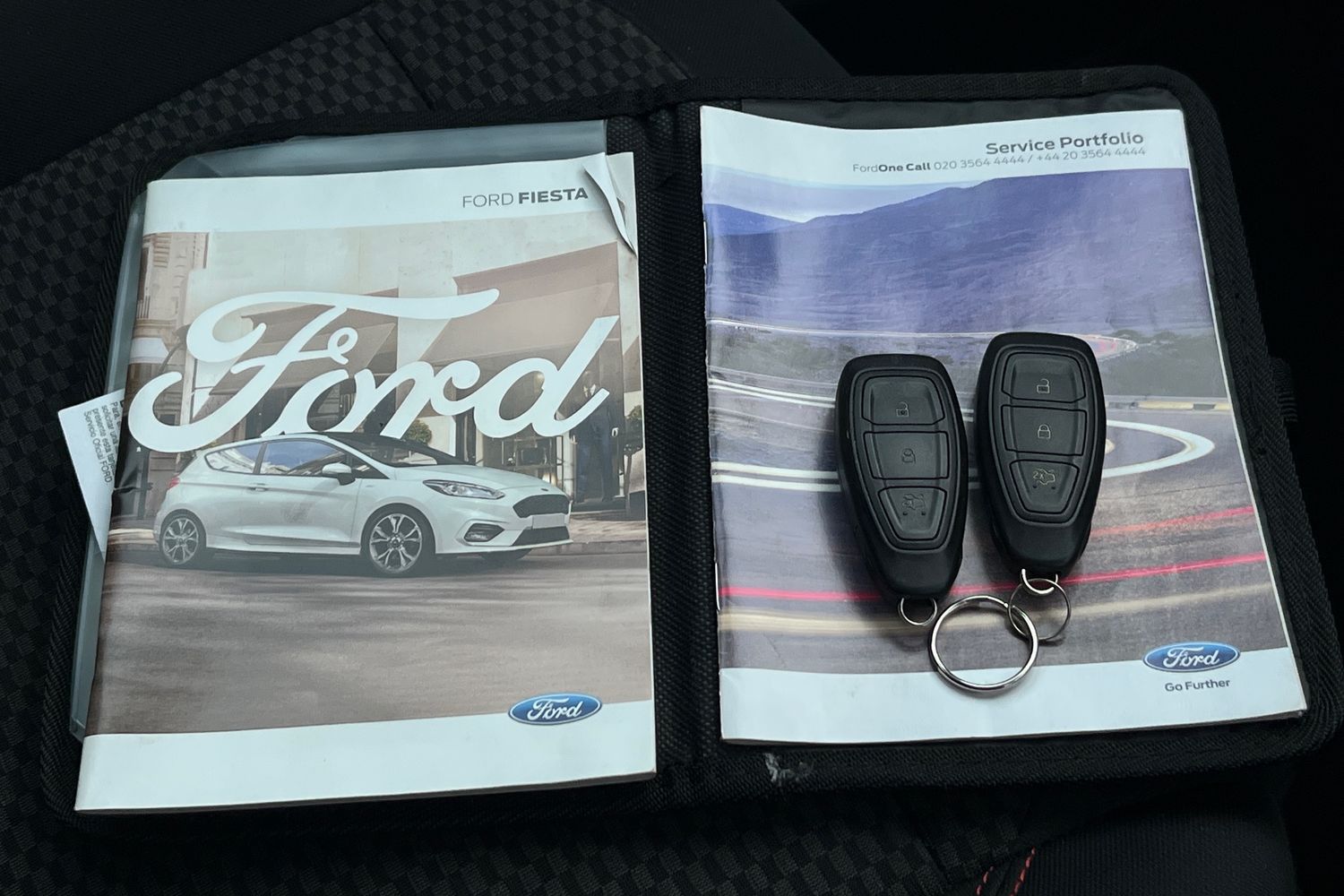 Ford FIESTA Photo 21