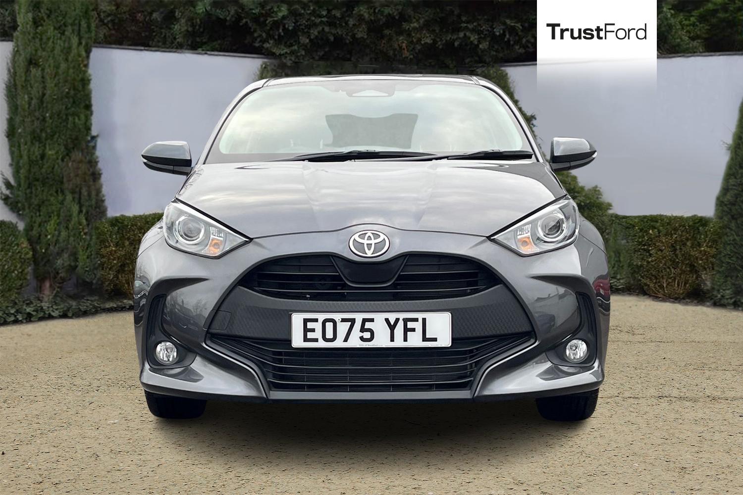 Toyota YARIS Photo 5