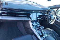 AUDI Q7 Photo 2