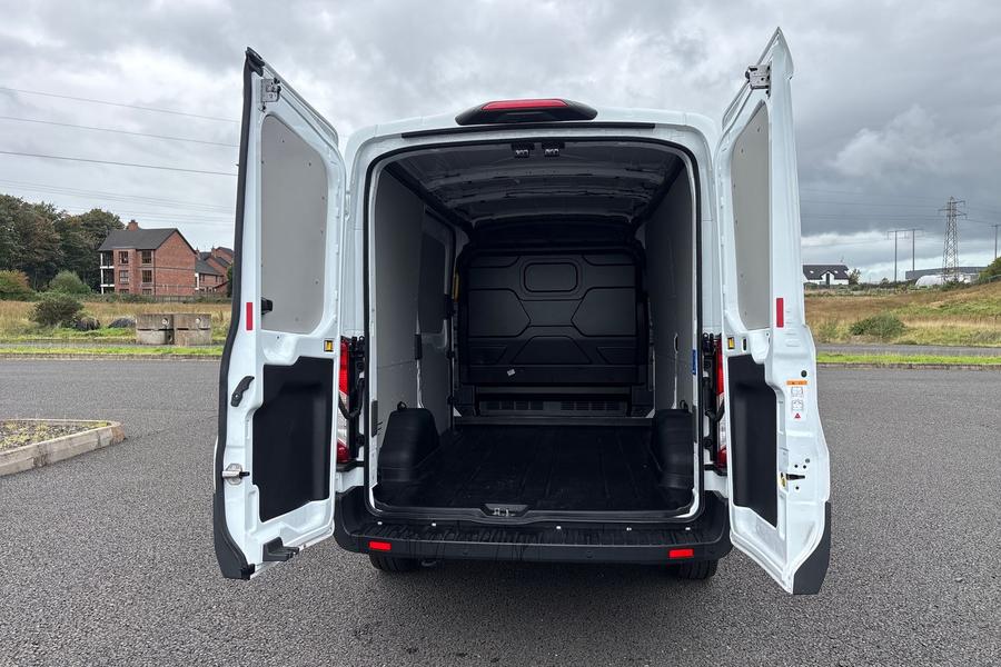 Ford TRANSIT Photo autoimg-b2e13049dd0553ba475c06d05f607a1d40cdb410.jpg