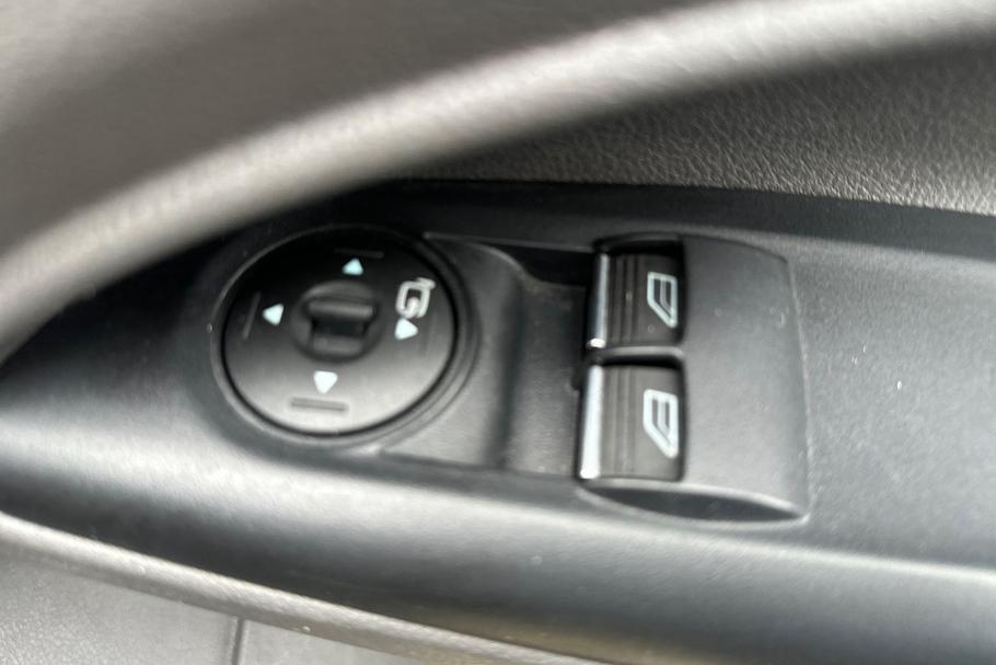 Used FORD TRANSIT CONNECT MX72VCU 17