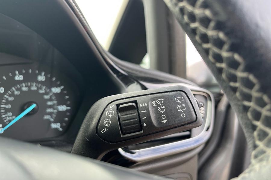 Ford FIESTA Photo autoimg-b2e593b80123b0c5e08ad12ae9c79820eca7d2e4.jpg