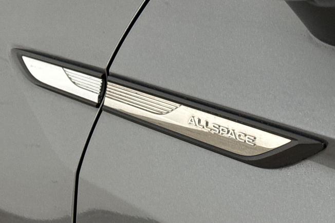 VOLKSWAGEN Tiguan Allspace Photo 32