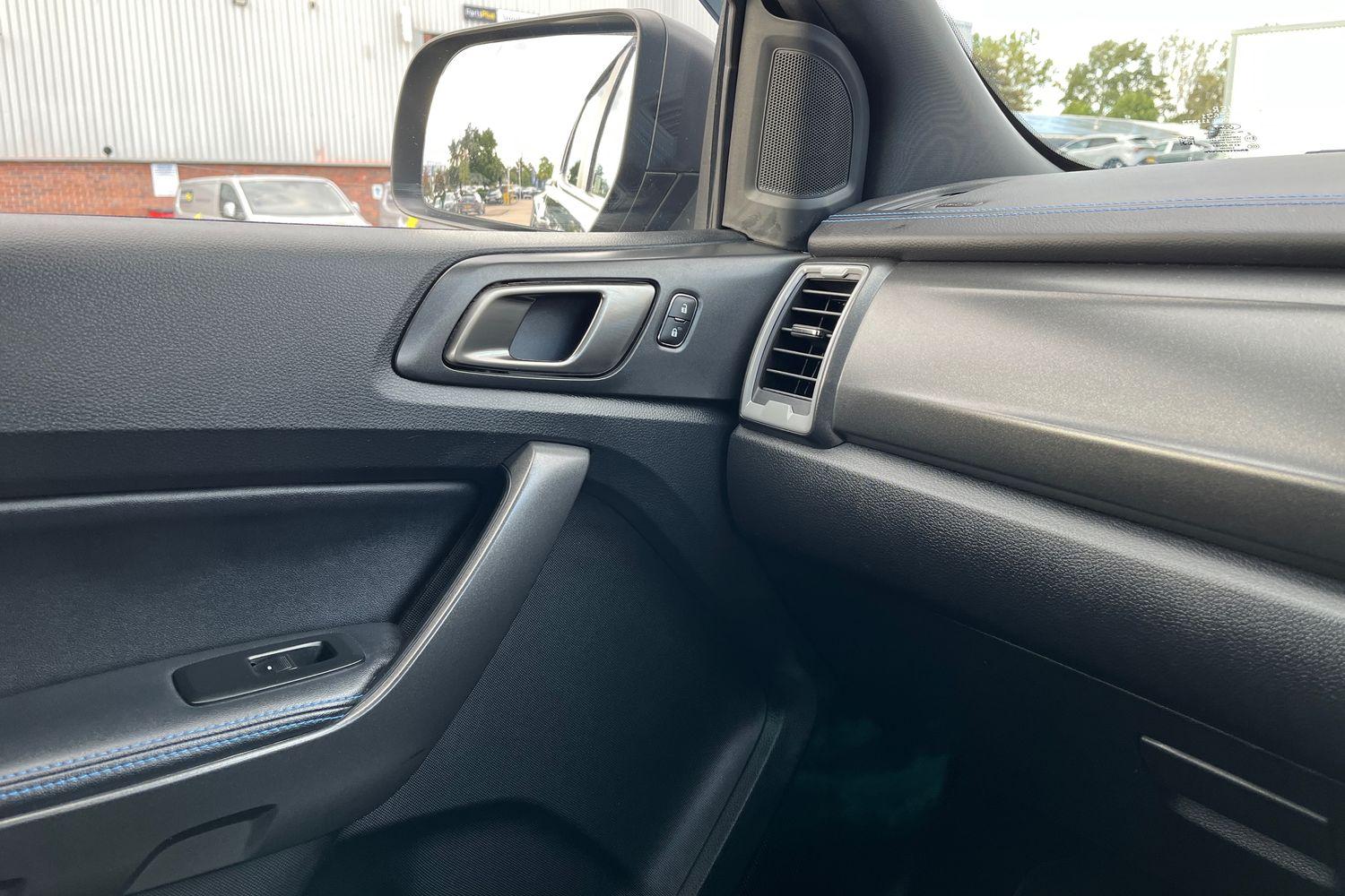 Ford RANGER Photo 35