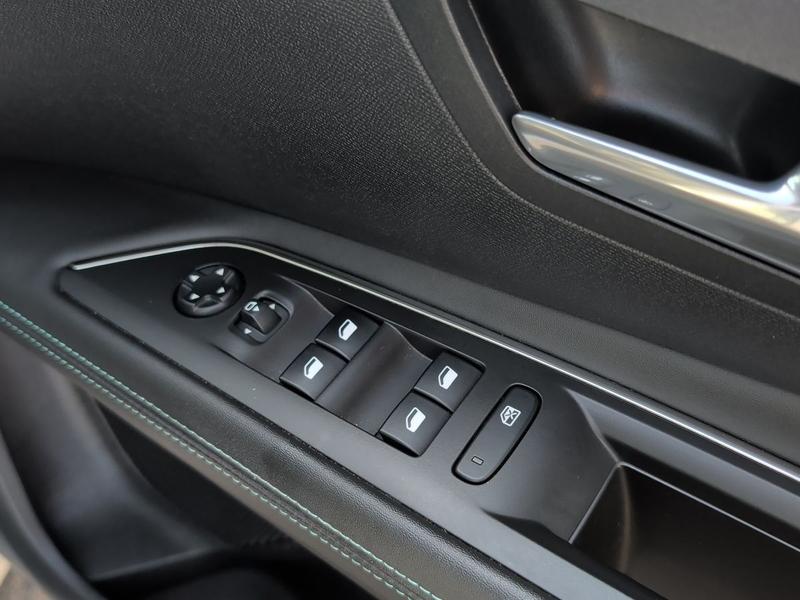 Used Peugeot 3008 AF71CUO 24