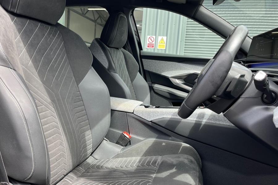 Peugeot 3008 Photo autoimg-b2ee1a5807f996f1b18e4c958f9b9ea39a9f23e7.jpg