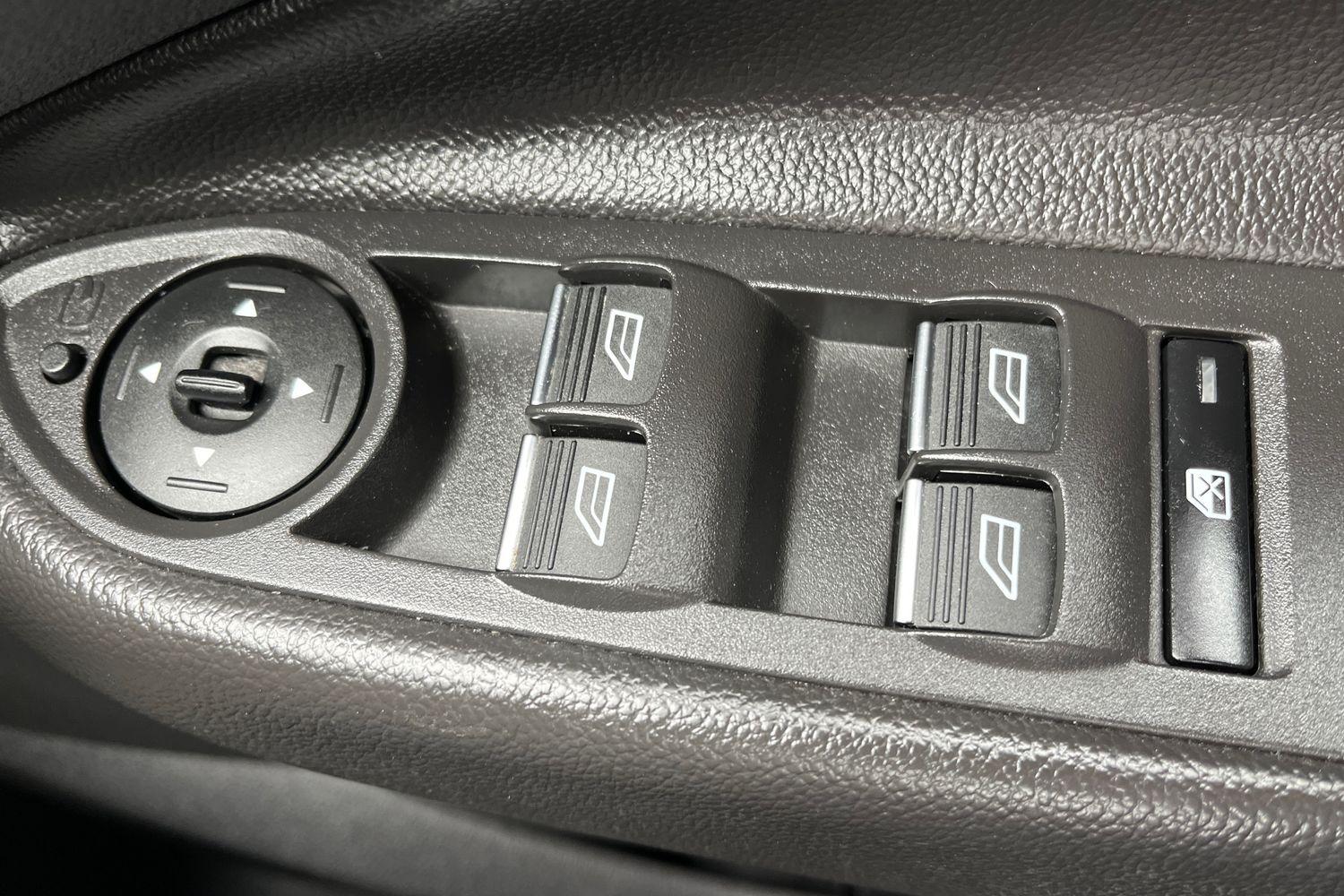 Ford KUGA Photo 15