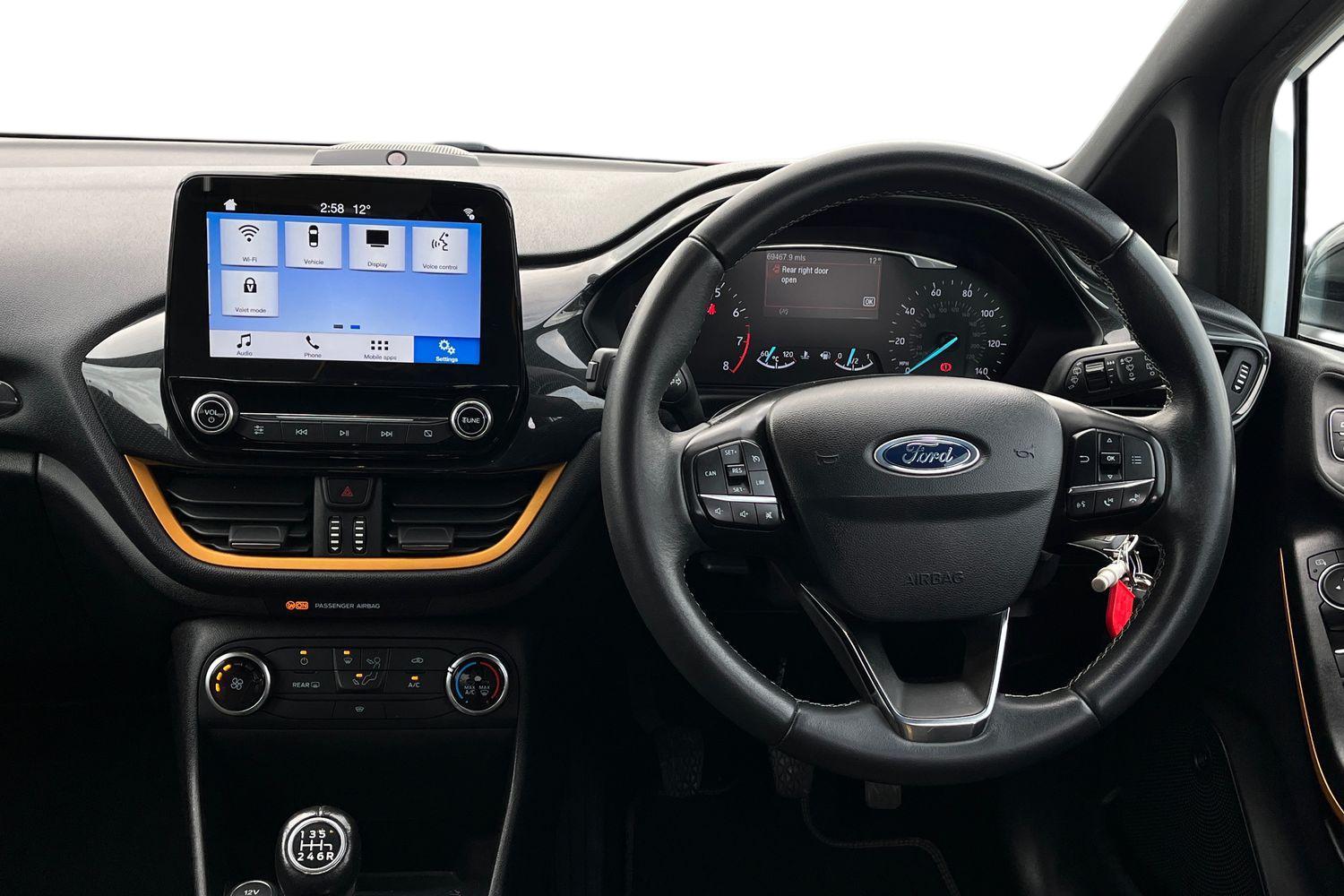 Ford Fiesta Photo 10