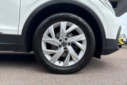 VOLKSWAGEN Tiguan Photo 5