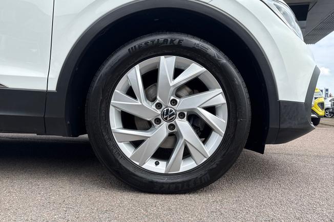VOLKSWAGEN Tiguan Photo 5