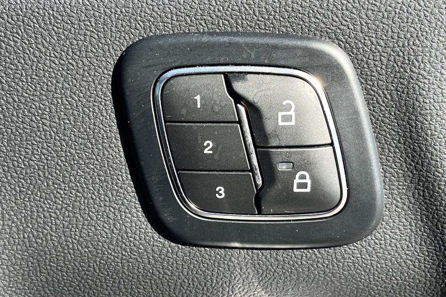 Ford KUGA Photo autoimg-b2f53fb8858ebda01967b96ae3a59b3e8b7f205a.jpg