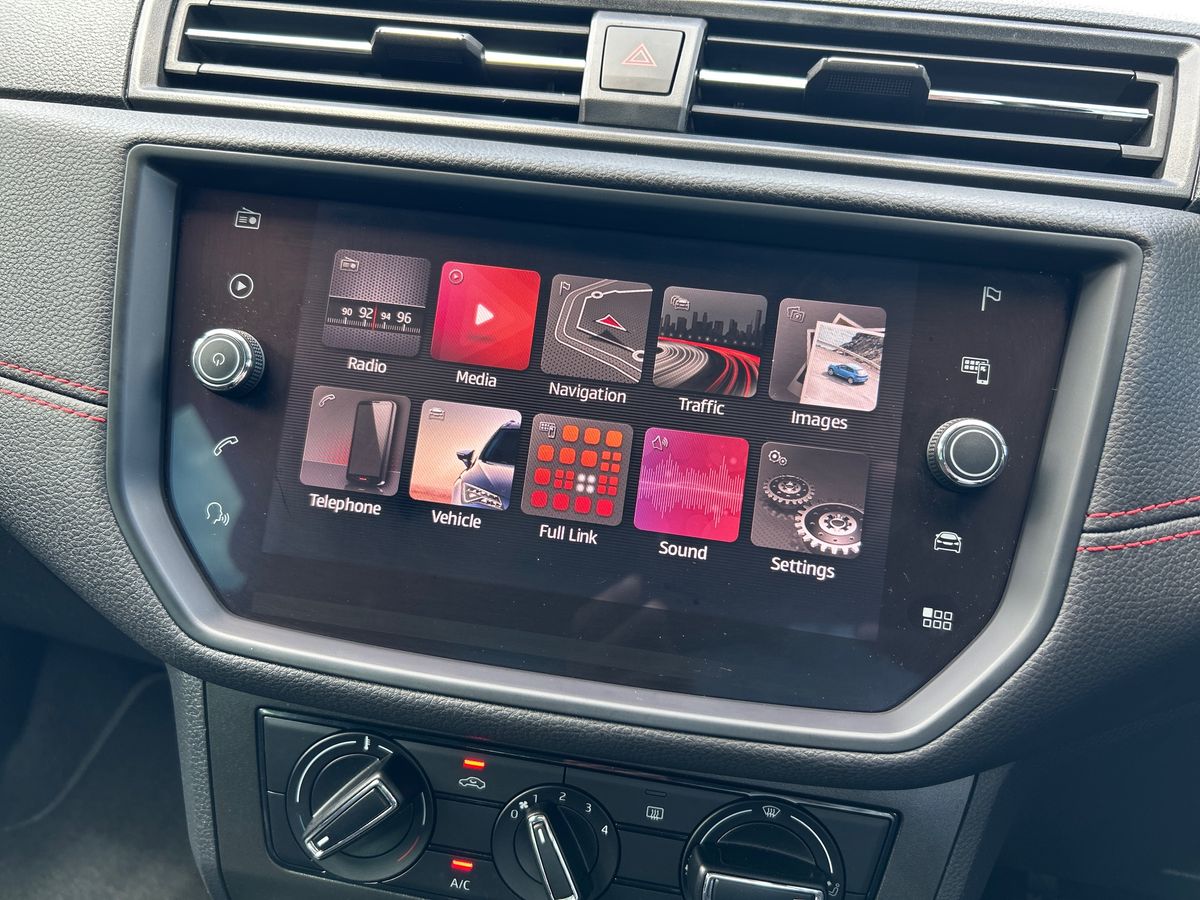 SEAT Ibiza Photo 10