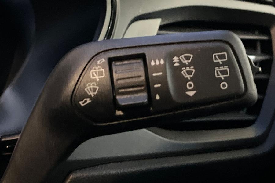 Ford FOCUS Photo autoimg-b2fdbfdfa460f68122b6d971ede2ee11aaf5d7bf.jpg